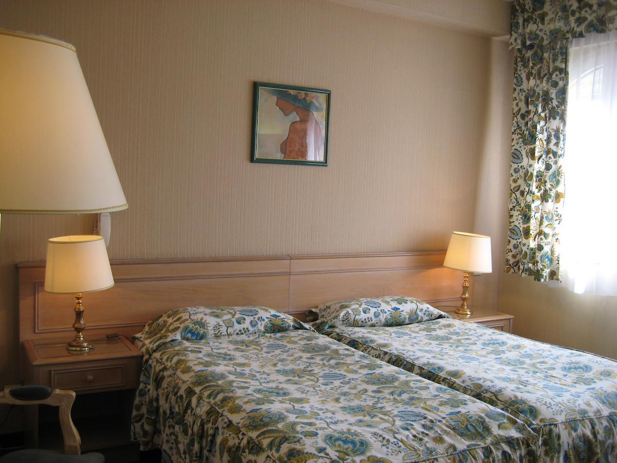 Hotel Bellevue De Tradition Familiale Morcenx Rum bild