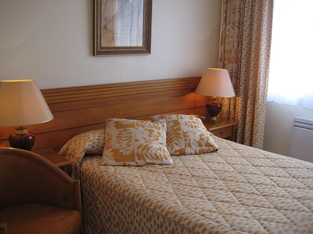 Hotel Bellevue De Tradition Familiale Morcenx Rum bild
